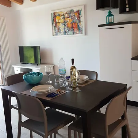 N. 4 Sole E Luna Apartment *